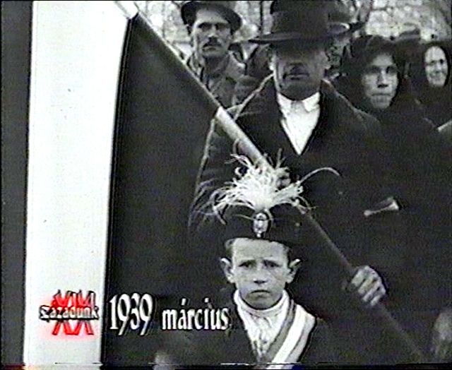 A magyar zászló - archív felv az 1939-es Filmhíradóból
