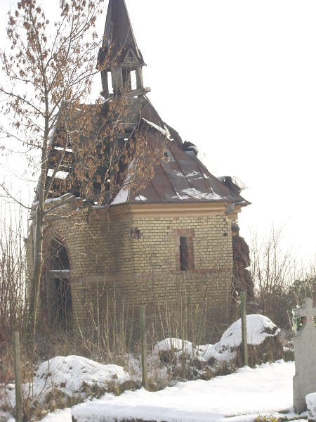 A romos temetkezési kápolna. Csáky K. felv. 