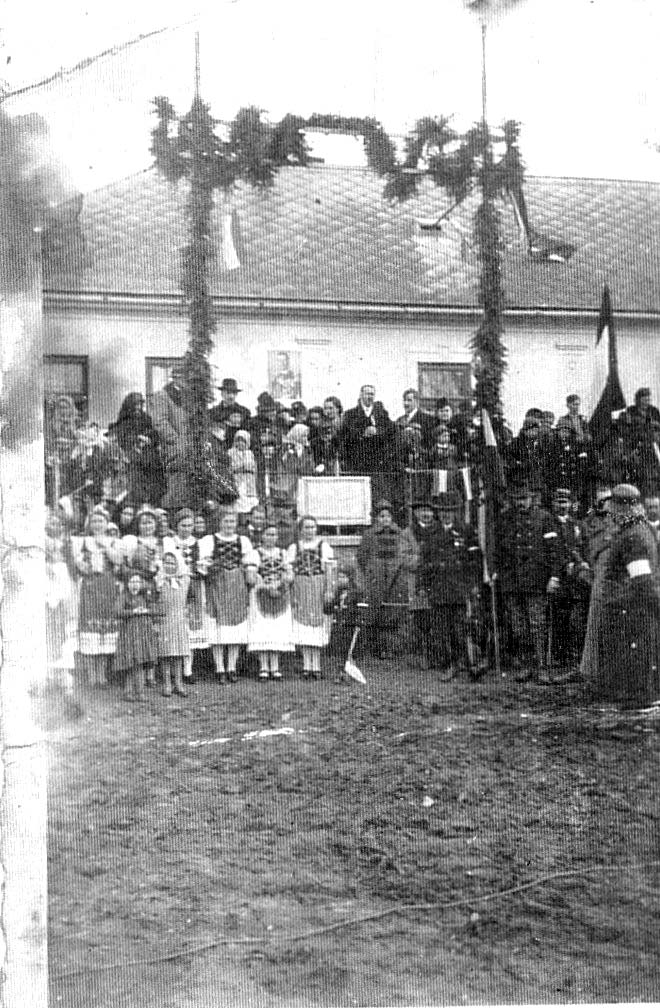 Diszkapu a Dálboky-ház előtt 1939-ben archív felvétel