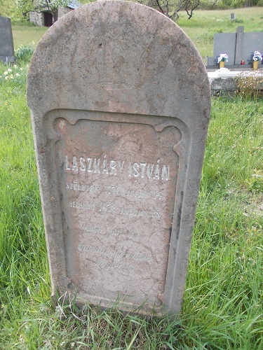 A szerző felvétele Laszkáry István síremlékéről