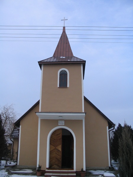 Az új katolikus templom Csáky Károly felvétele
