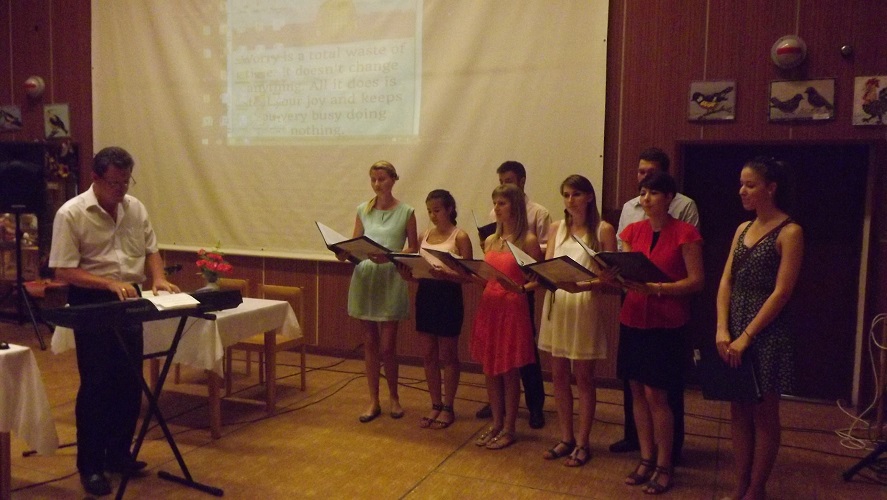 A kultúrházban megtartott megemlékezésen a református énekkar is fellépett
