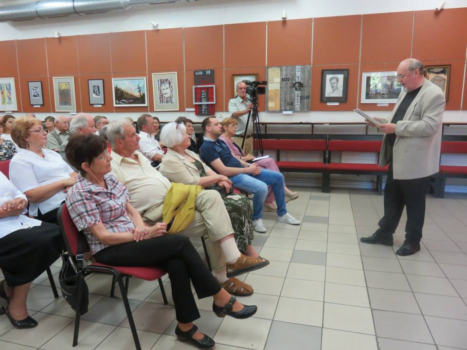Kalita Gábor bemutatja a kiállítást