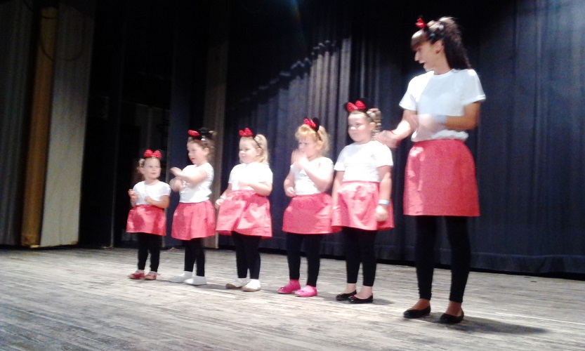 A Napsugár gyerektánccsoport legkissebbjei - a Hello Kitty csoport