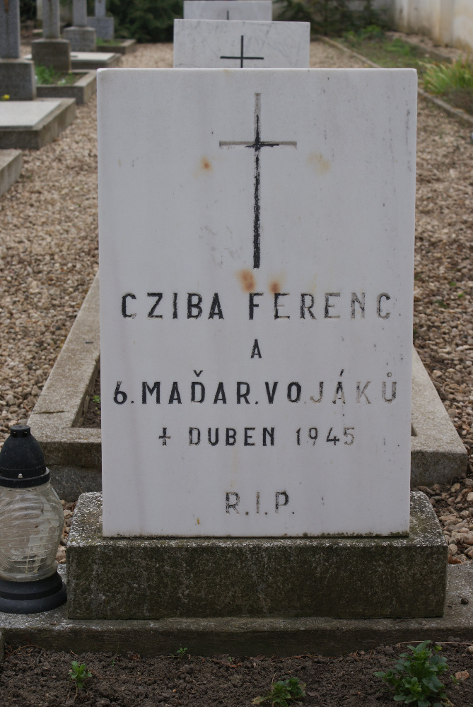 Břežany - magyar katonák sírja