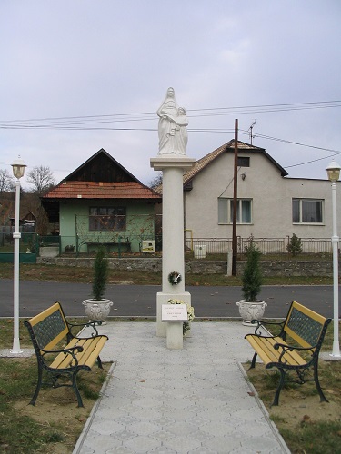 Szent Anna szobra Kelenye főterén