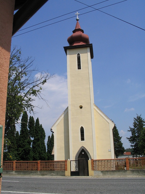 Ivánka falujának temploma Csáky Károly felvételén