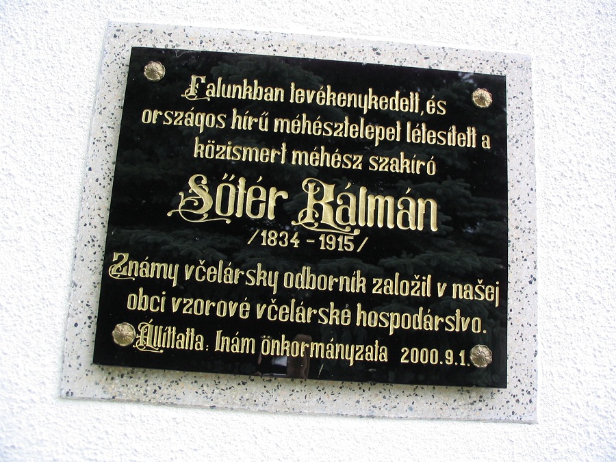 Sőtér Kálmán inámi emléktáblája Csáky Károly felvételén
