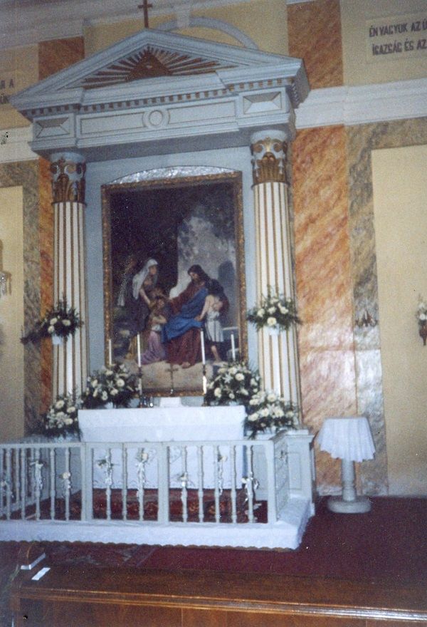 A kiscsalomjai templom oltára  Csáky Károly felvételén