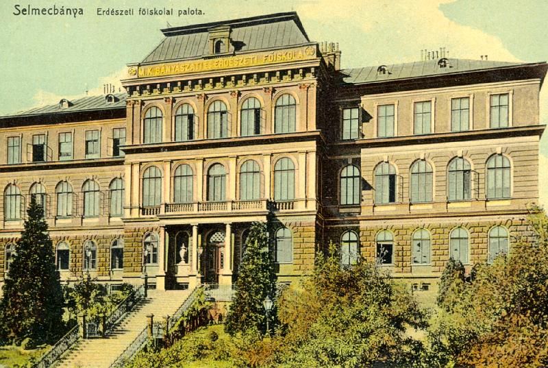 Az Erdészeti Főiskola Palotája egy korabeli képeslapon 