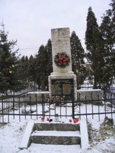 Az elesett hősök emlékműve Csáky Károly felvételén