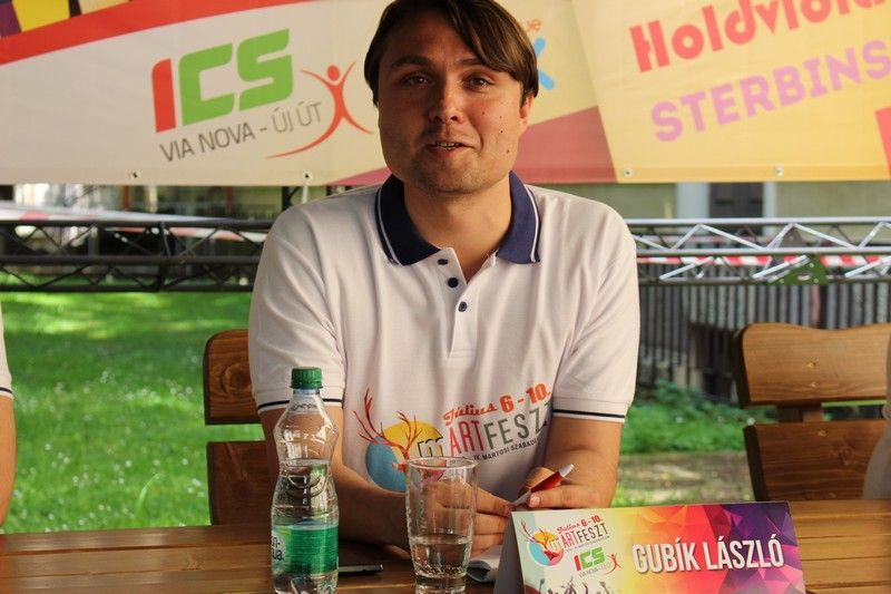 Gubík László, a Via Nova ICS elnöke a sajtótájékoztatón.