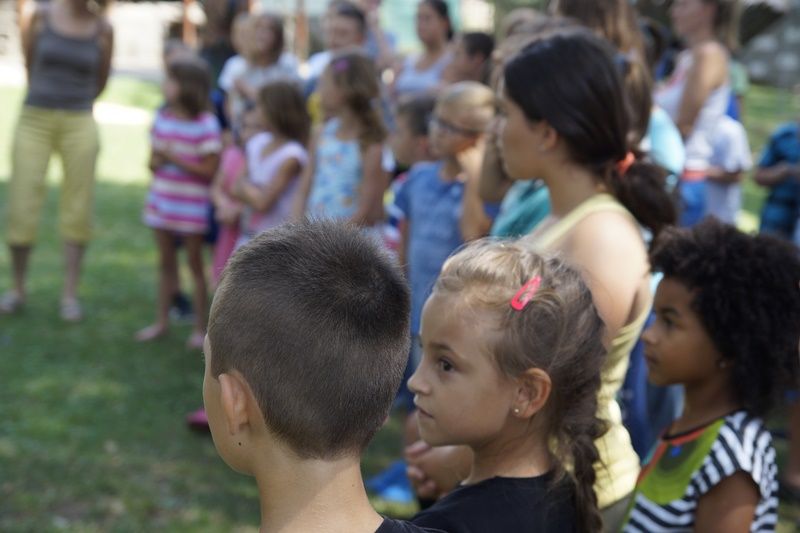 Gyerekek a tábor megnyitóján (Fotó: HA)