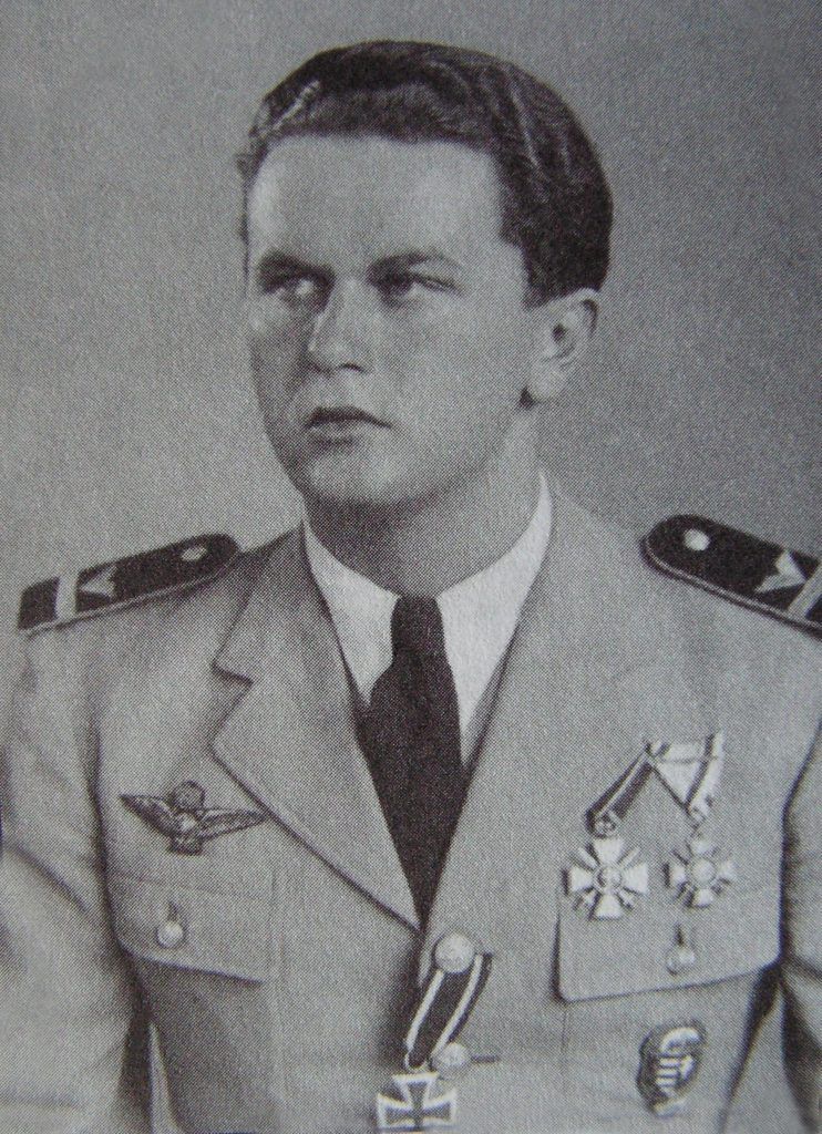 Molnár László hadnagy huszadik légi győzelmét aratta Kolozsnéma felett.