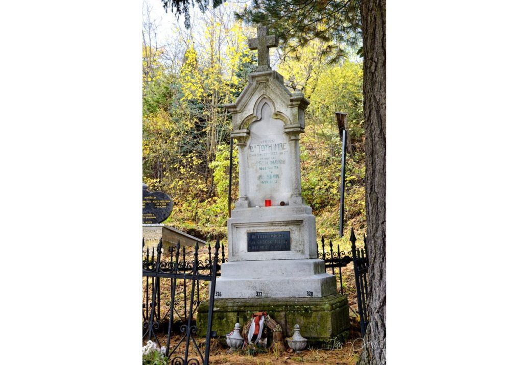 Tóth Imre sírja a selmeci Piarista-temetőben (Fotó: www.banskastiavnica.sk)
