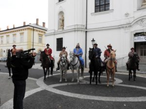 A hét vezér bevonulása a múzeum udvarára (Fotó: Németh István)