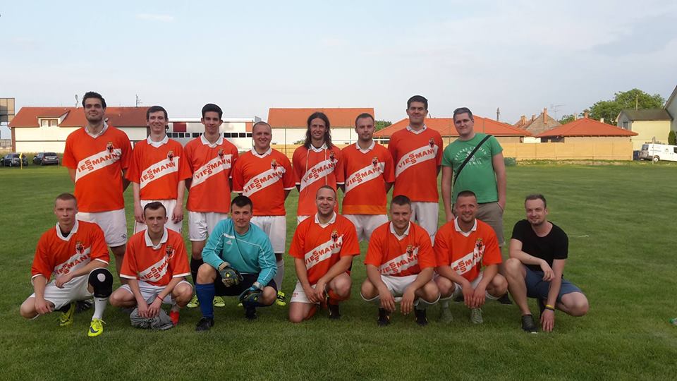 Képek a nagy fekete kakasokról