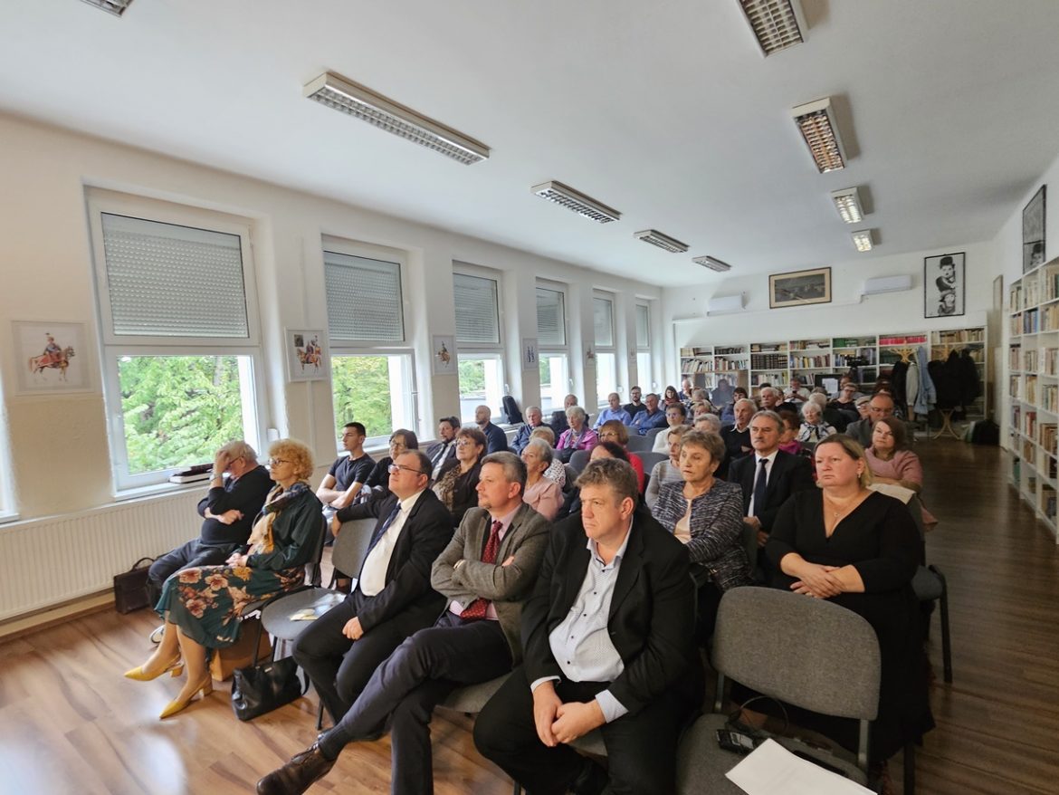 01 A Szenczi Molnár Albertről szóló konferencia résztvevői (fotó Neszméri Tünde)