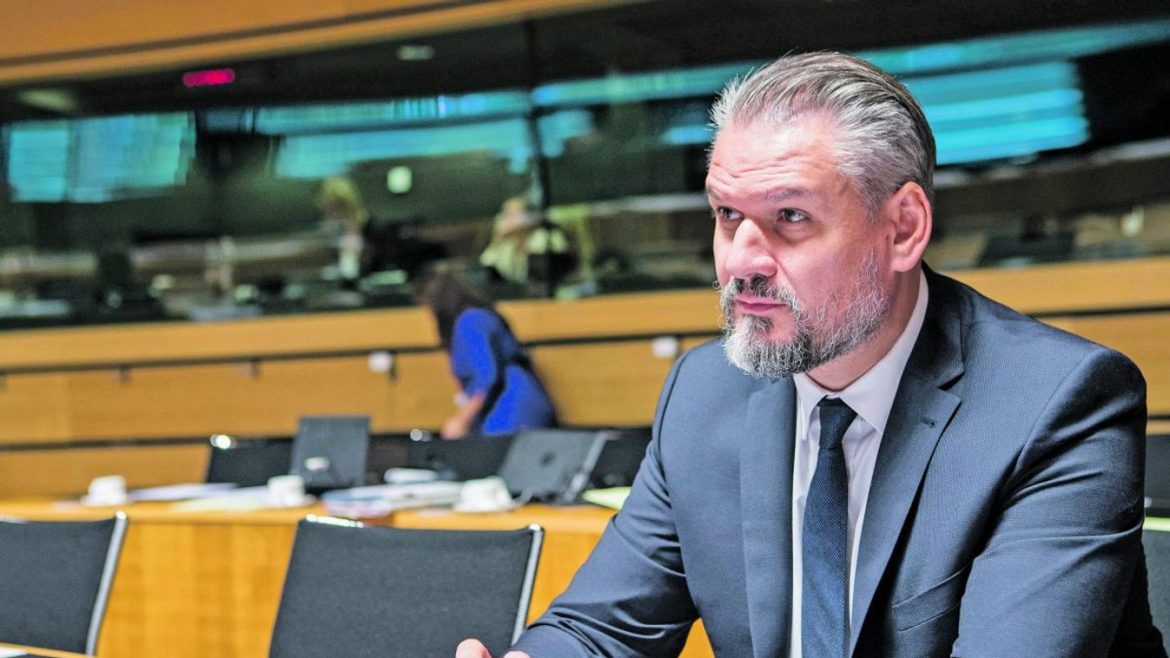 a1f783517b3344b48621cc43266dca14