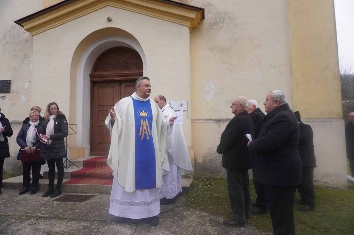 levarti templom ajto2