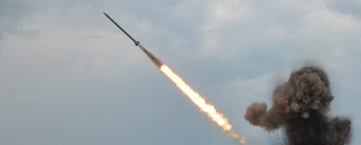 reuters-forrasmegjelolessel-orosz-ukran-haboru-bm-27-uragan-raketa-sorozatveto-ukrajna-oroszorsza-626993