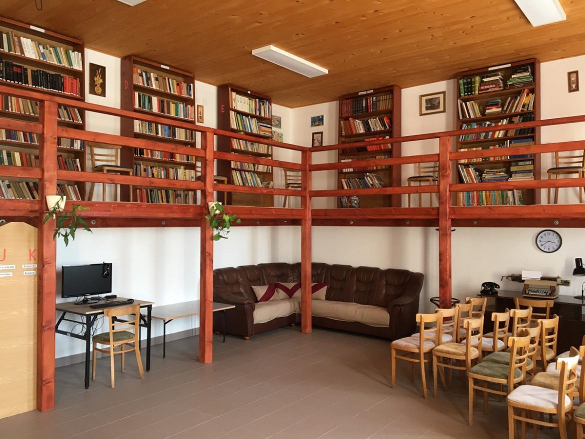 kicsind-könyvtár.belső