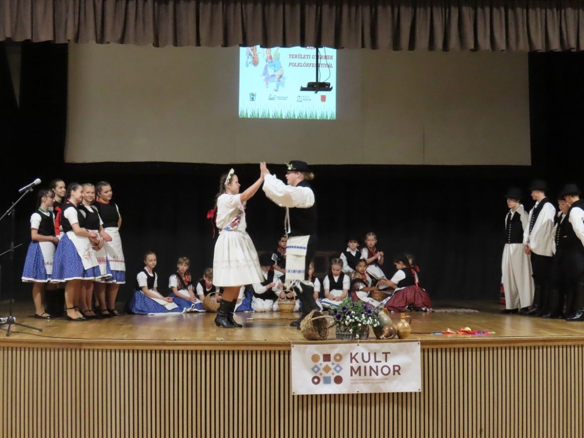 folklorfesztival_feled (1)