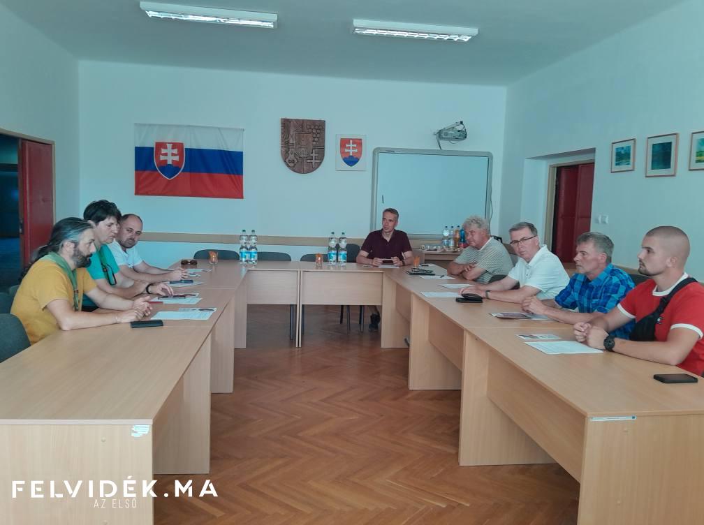 tanösvény-szőgyén