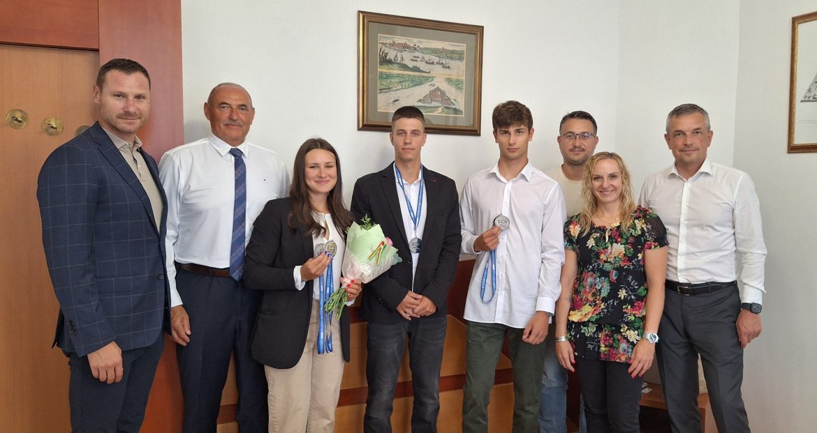 518278100_1309798714486301_3391110113947842829_n