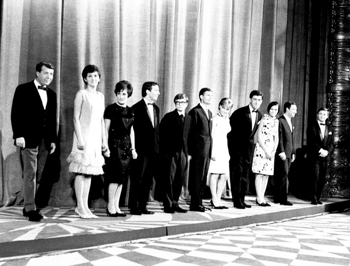 VÁMOSI János; TOLDY Mária; TÁRKÁNYI Tamara; SZTEVANOVITY Zorán; SZÖRÉNYI Levente; NÉMETH József; KOVÁCS Kati; KOÓS János; KONCZ Zsuzsa; BAKACSI Béla; ARADSZKY László