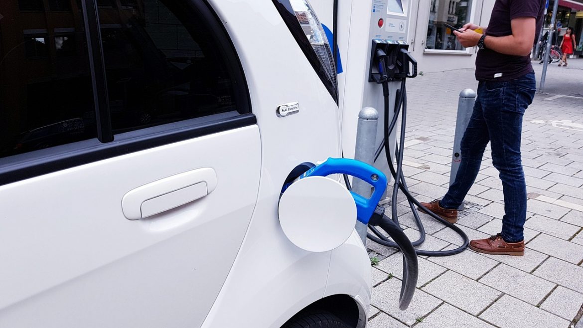 electric-car-4276420_1280