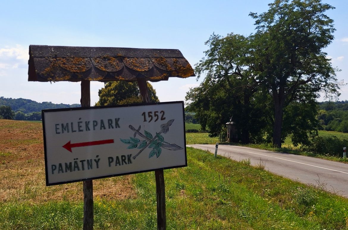 00 1552-es emlékpark Palást