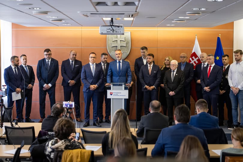 571286919_1305142184960162_630316193566416472_n